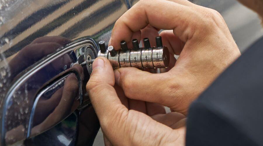 Professional New roof installation in Milwaukee, WI